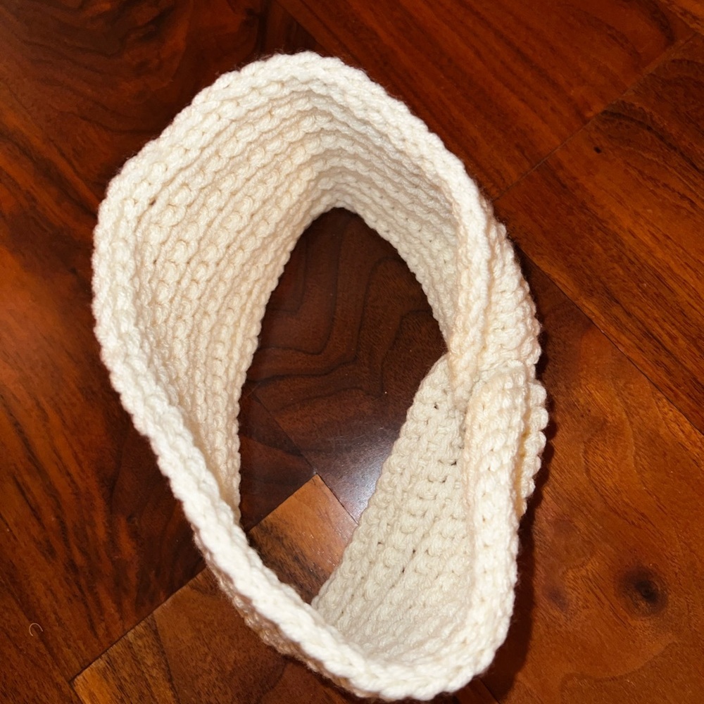 Hand Made Crocheted Headband! 😊 - Picture 6 of 7